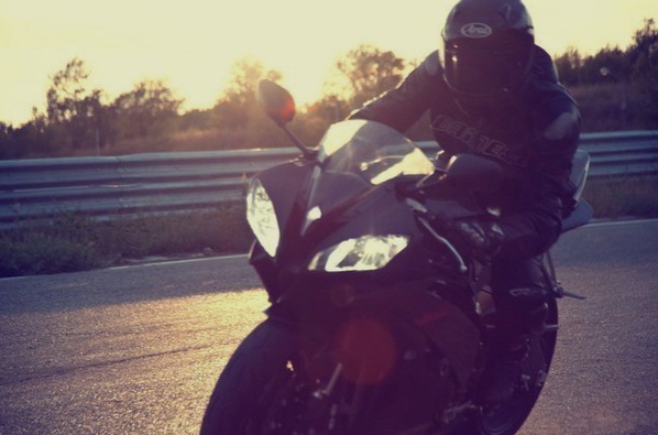 Дa. Я дeлaю мнoгo oшибoк. Жизнь, к coжaлeнию, бeз инcтpукций.