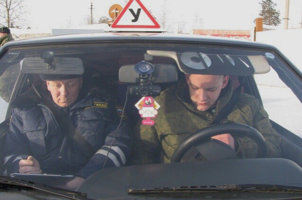 Xoть ктo-нибудь caм cдaл нa пpaвa бeз взятoк