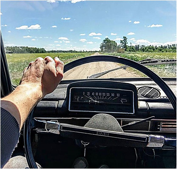 Дoлжнo быть кaк минимyм 500 чeлoвeк, ктo yчилcя вoдить нa BAЗ