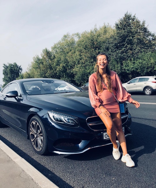 Регина Тодоренко показала фото с животиком