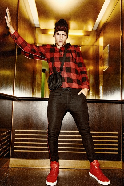 Твоя любимая рубашка в красно-черную клетку возвращается 