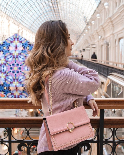 Сумка, подобранная под цвет образа эффектно подчеркнет твой стиль. #ootd 