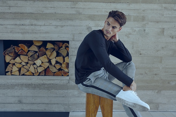 Мужчины, как относитесь к лампасам в повседневных образах 