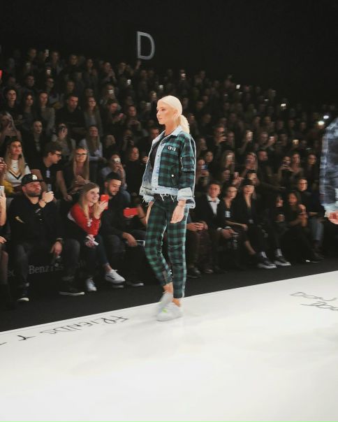 Алена Шишкова представила одежду Black Star Wear