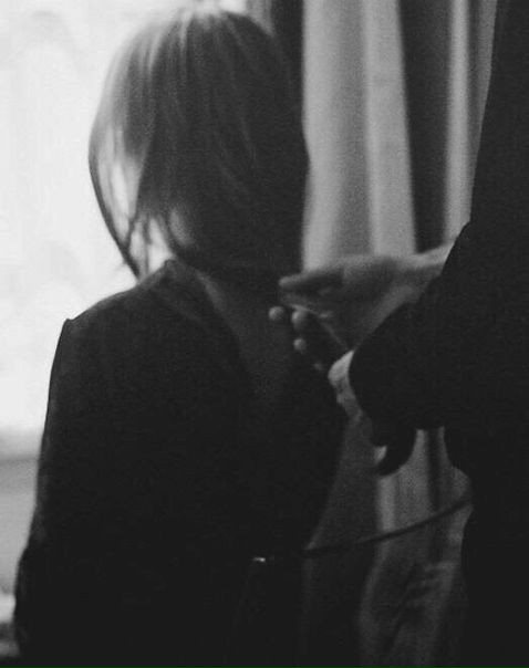 Ее волосы клубничный бабл гам 