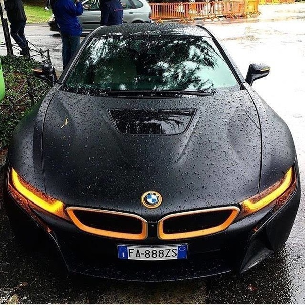 i8