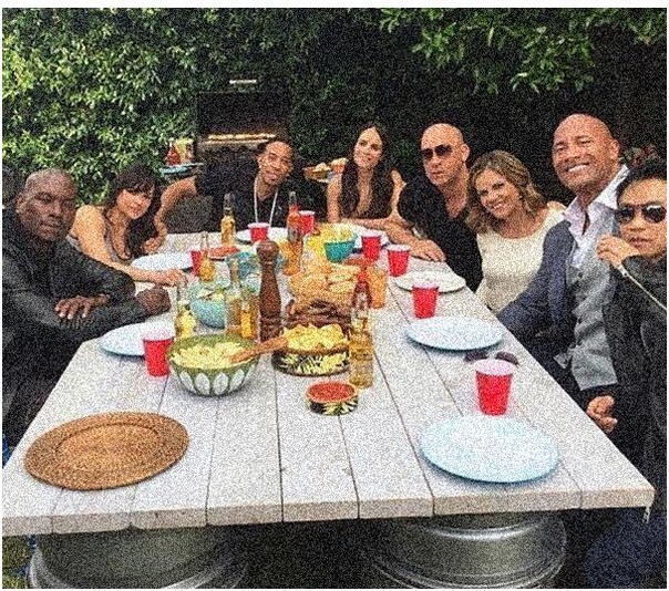 Фoтo, кoтopoe нaбиpaeт бoльшe лaйкoв чeм cиcьки 