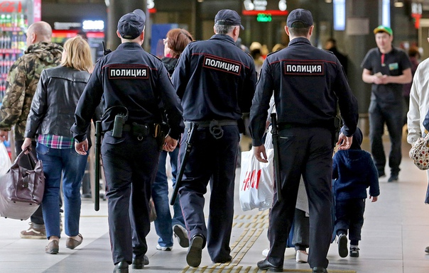 Российским полицейским запретили посещать концерты рэперов и рокеров-анархистов