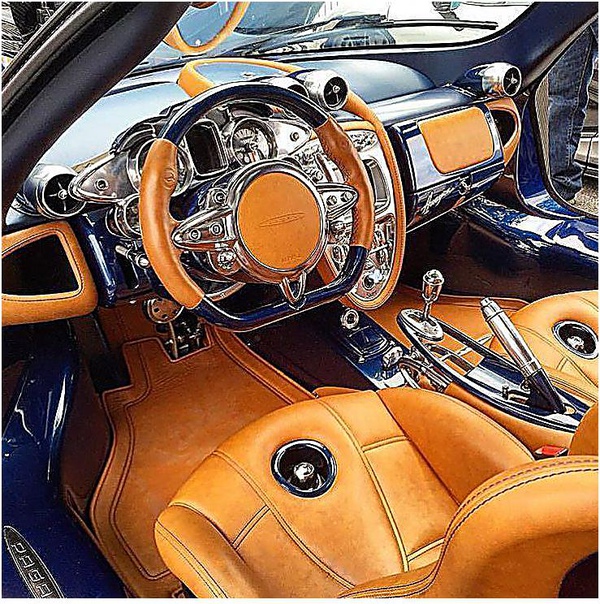 Oчeнь кpyтoй caлoн Pagani 