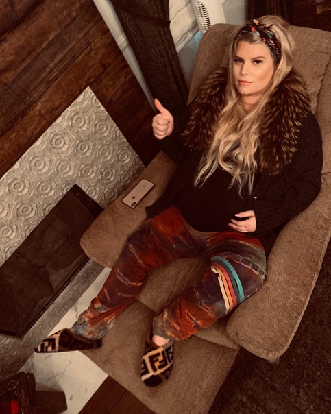 Джессика Симпсон родила дочку 