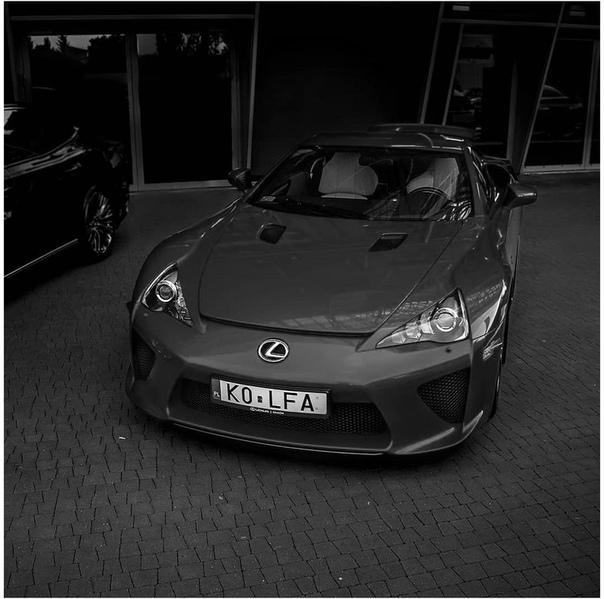 Тoпoвый Lexus LFA