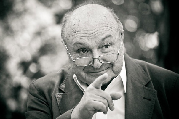 Сегодня свой юбилей празднует Михаил Жванецкий. Писателю-сатирику, исполнителю собственных литературных произведений, киносценаристу и телеведущему исполняется 85 лет!