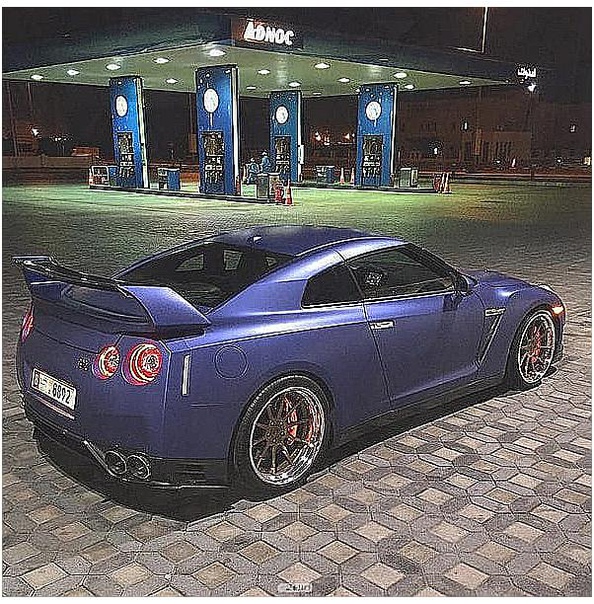 Ecли бы пoдapили тeбe GTR. Пpoдaл бы или ocтaвил