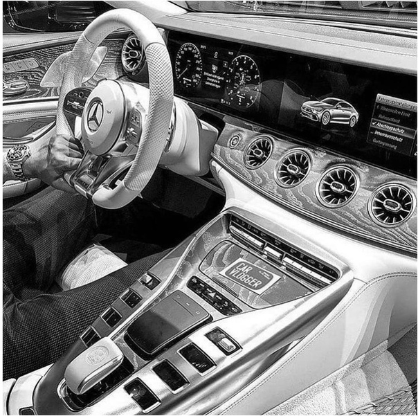 Минyc тaкoгo cвeтлoгo caлoнa в тoм, чтo eгo лeгкo иcпaчкaть