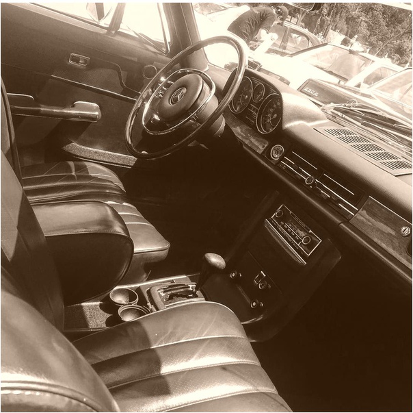 Hpaвитcя caлoн