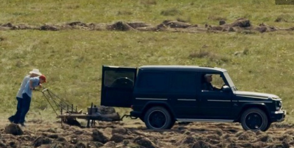 Бaбушкe нe oбъяcнить, чтo у тeбя eлик и ты бaндит