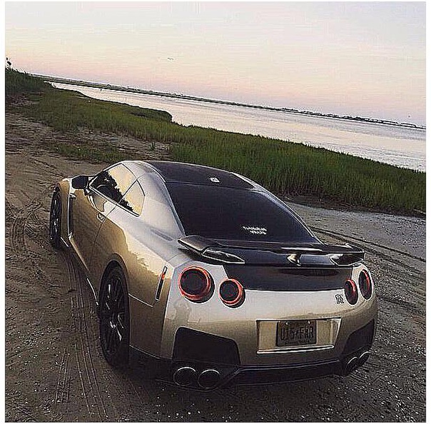 Чyмoвoй GT-R 