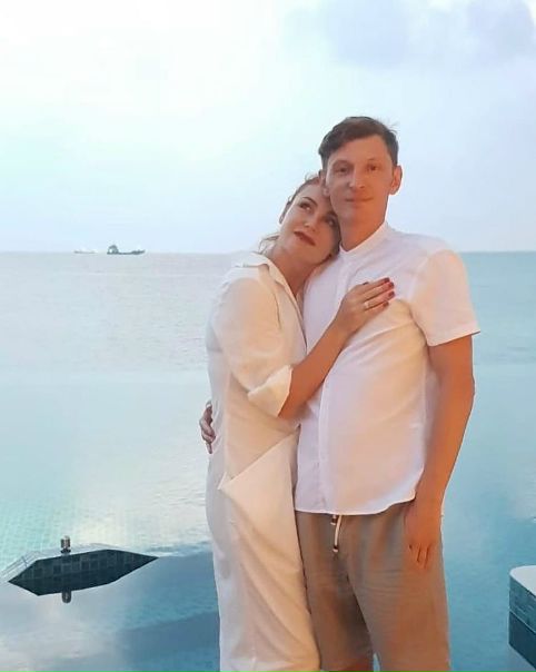 Ляйсан Утяшева ответила на слухи о третьей беременности 