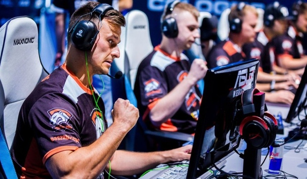 В Китае появилась профессия геймер.