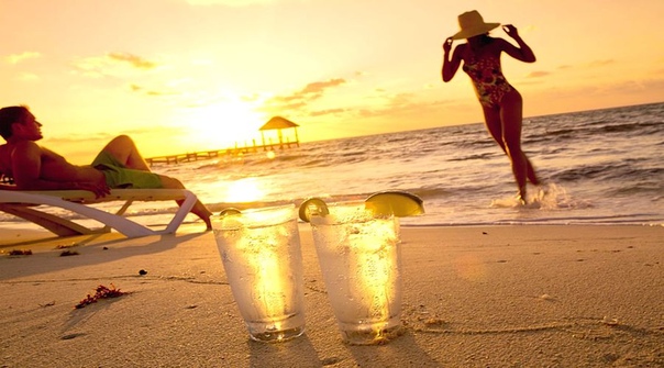 В Гоа туристов планируют штрафовать на 10 тысяч рупий за алкоголь на пляже.