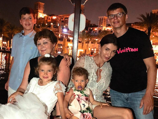 «Меня и дочки как будто не было в жизни Андрея!» Алиса Аршавина возмущается, что Андрей легкомысленно относится к семье и детям «Меня и дочки как будто не было в жизни Андрея!» Алиса Аршавина возмущается, что Андрей легкомысленно относится к семье и детям