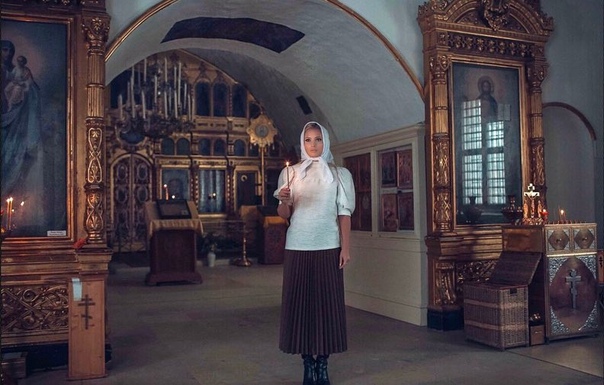 Дану Борисову раскритиковали за фотосессию в храме